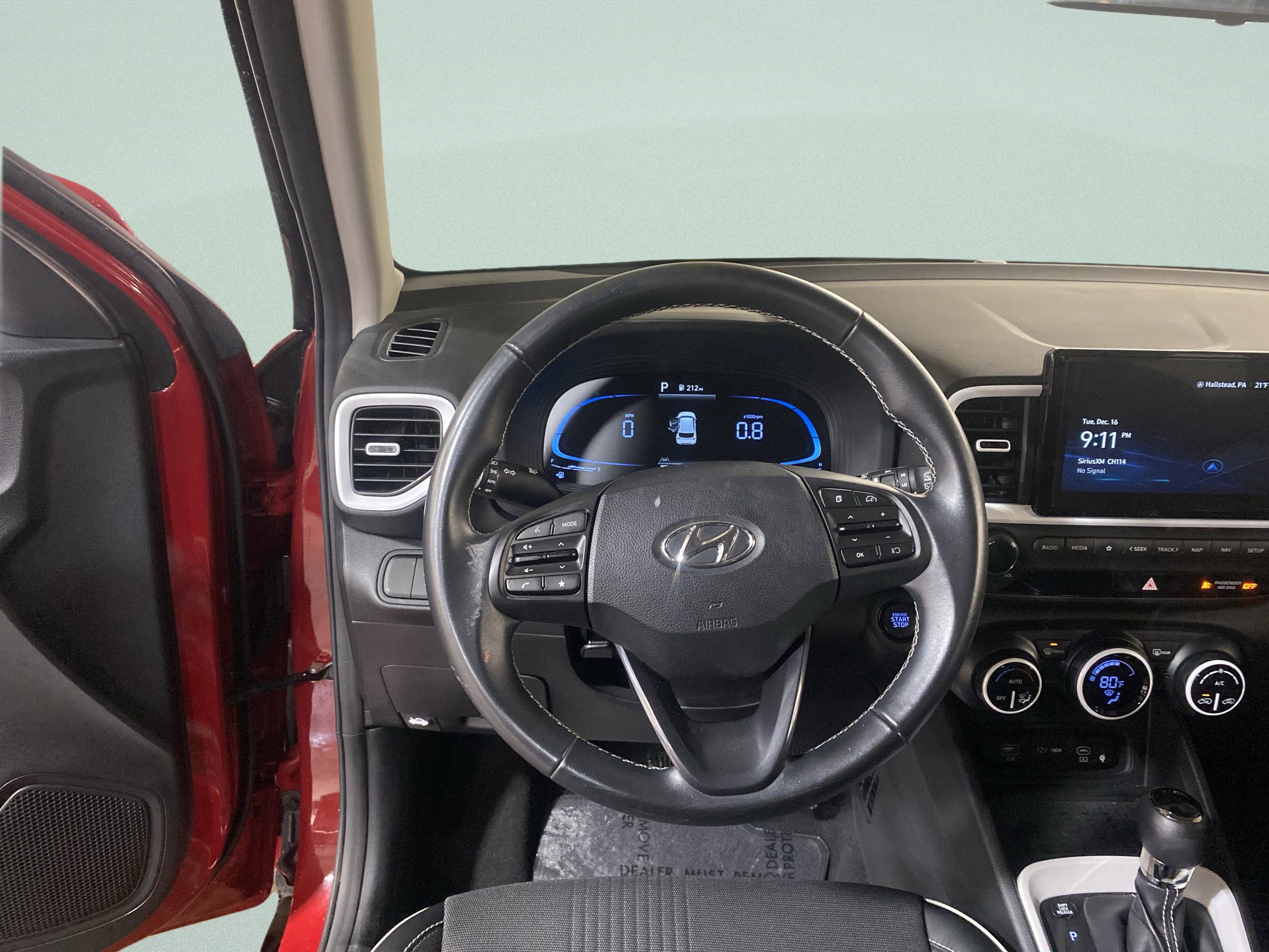 Used 2023 Hyundai Venue Limited w/ Cargo Package image 17