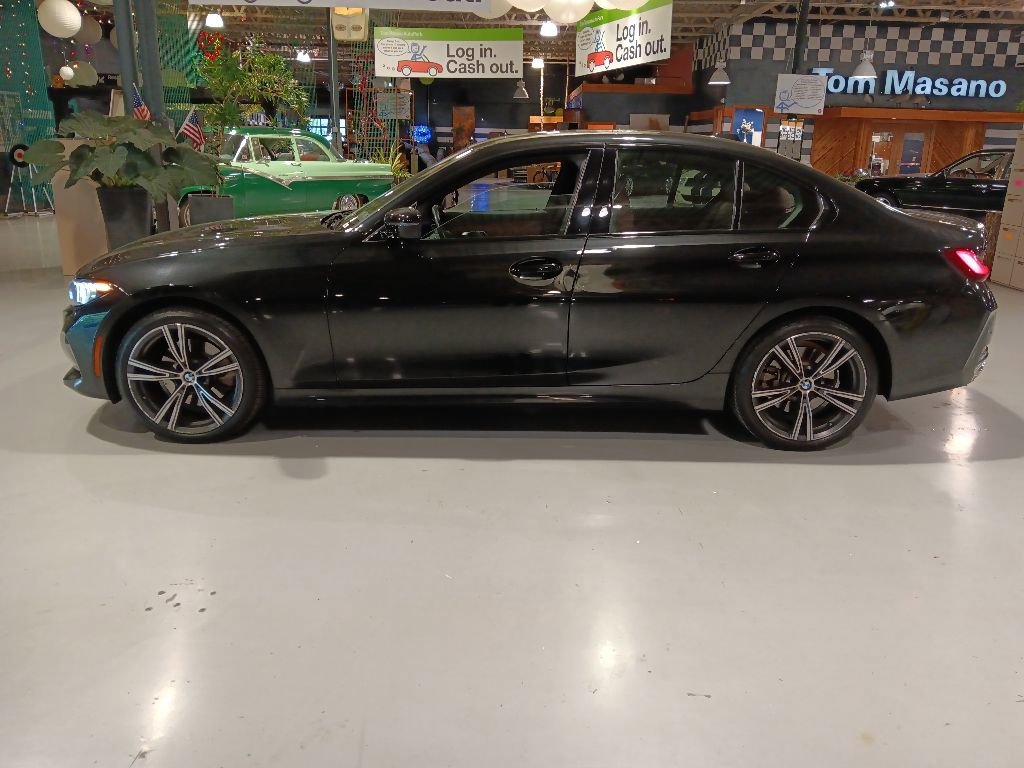 Certified 2023 BMW 330i xDrive Sedan w/ Premium Package AWD/4WD image 9