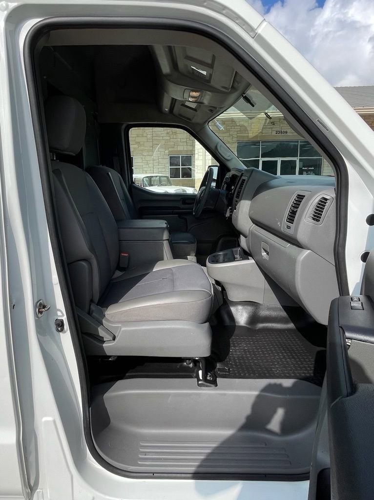 Used 2020 Nissan NV 2500 SV image 30