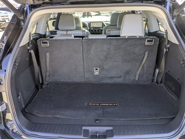 Used 2023 Toyota Highlander Bronze Edition image 30