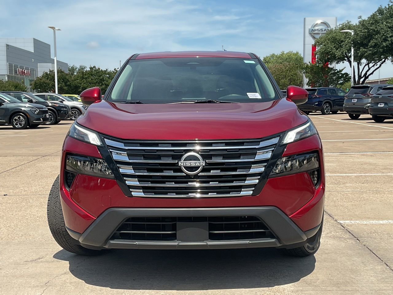 Used 2025 Nissan Rogue SV AWD/4WD image 3