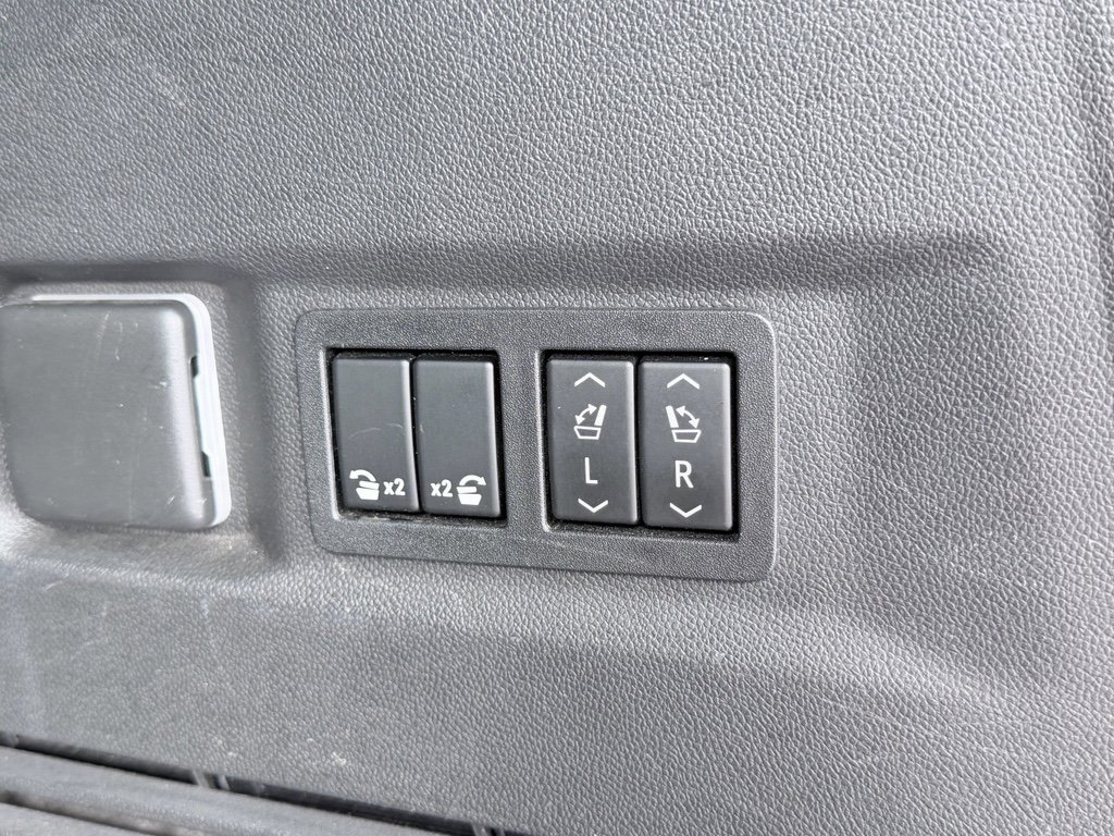 Used 2022 Chevrolet Tahoe Z71 w/ Off-Road Capability Package AWD/4WD image 10