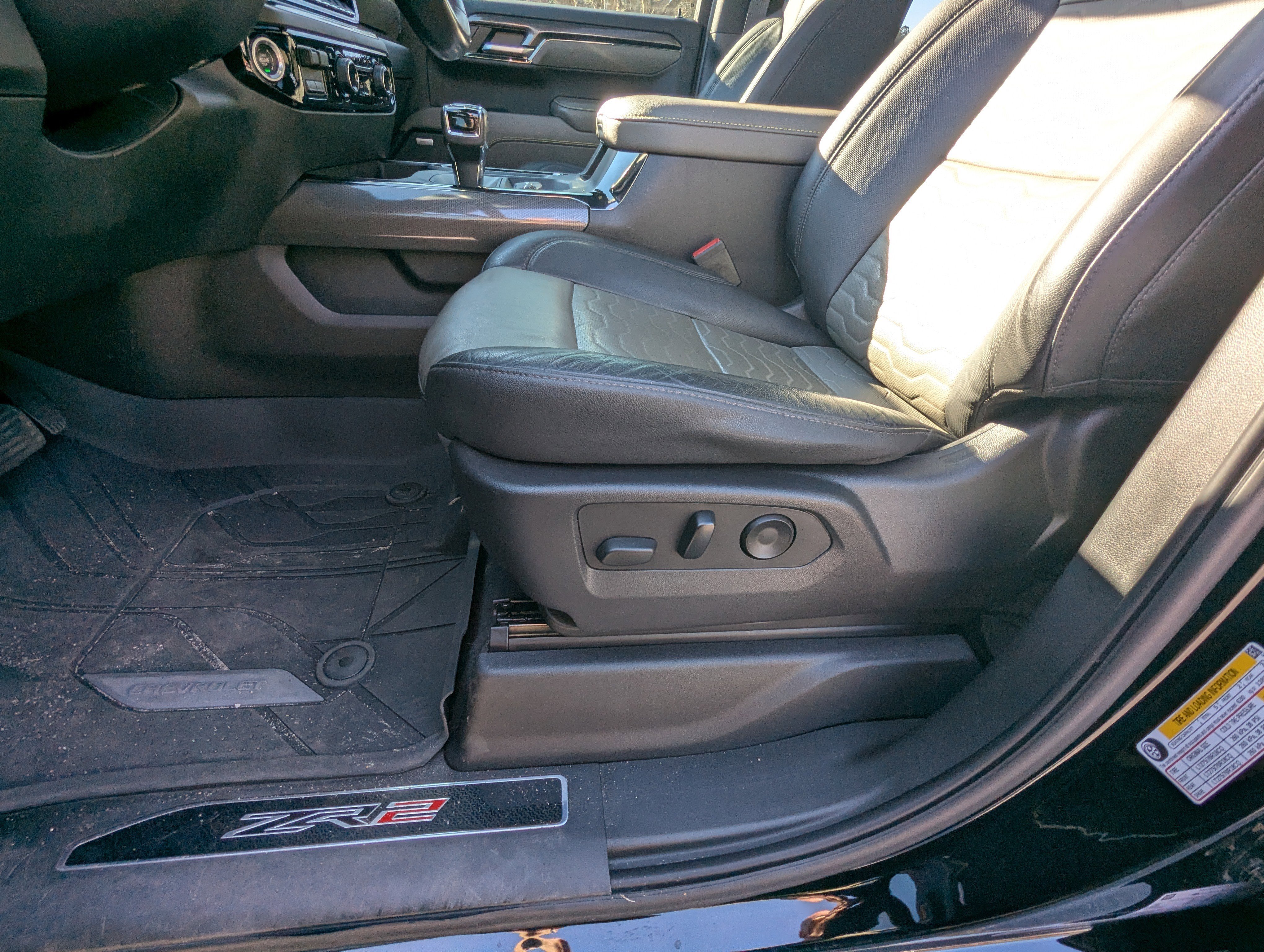 Used 2022 Chevrolet Silverado 1500 ZR2 w/ Technology Package image 17