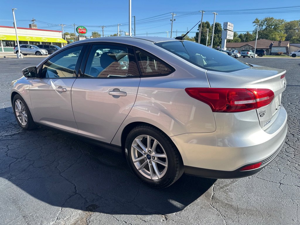 Used 2016 Ford Focus SE image 3