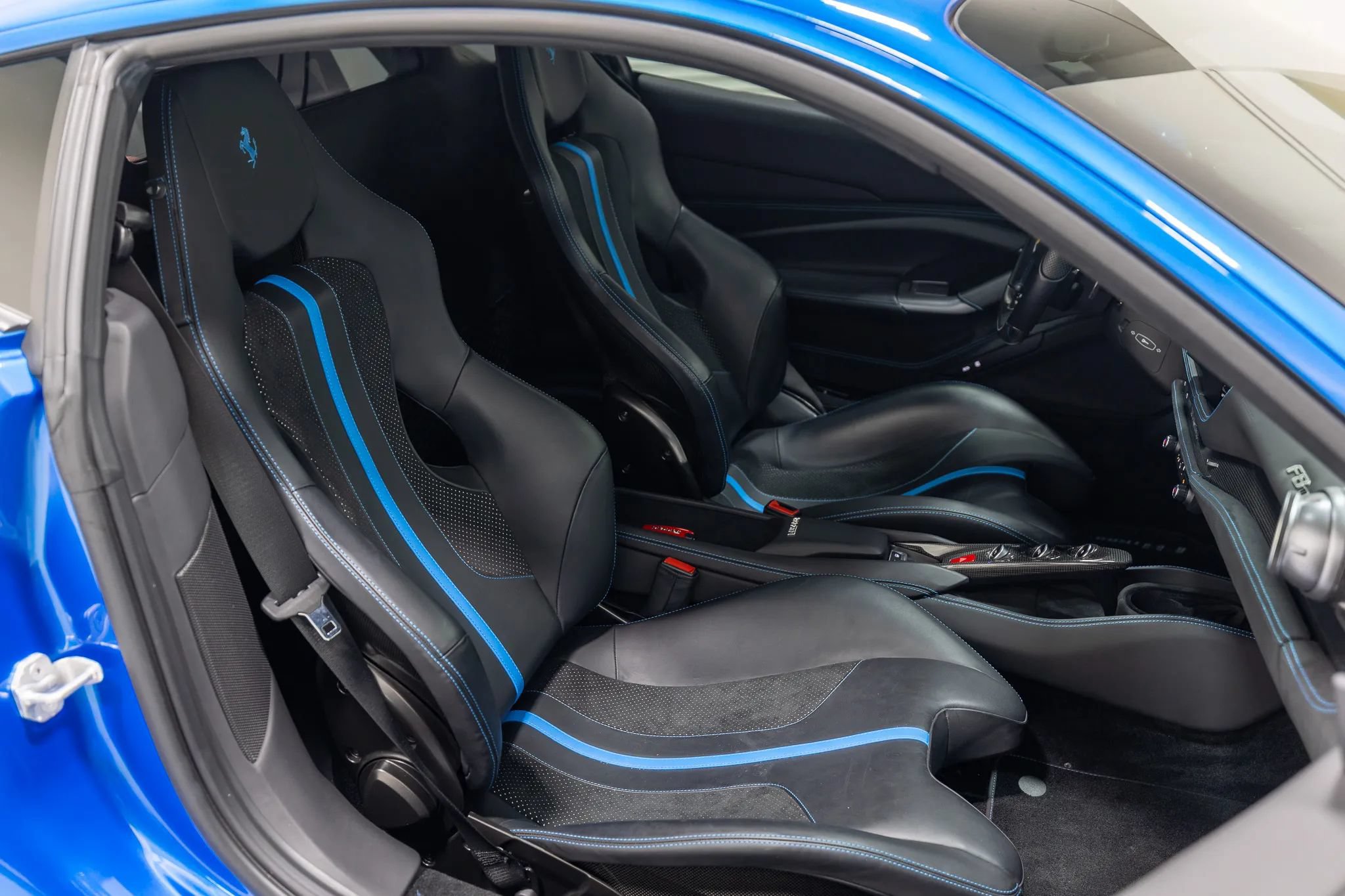 Used 2020 Ferrari F8 Tributo RWD image 38