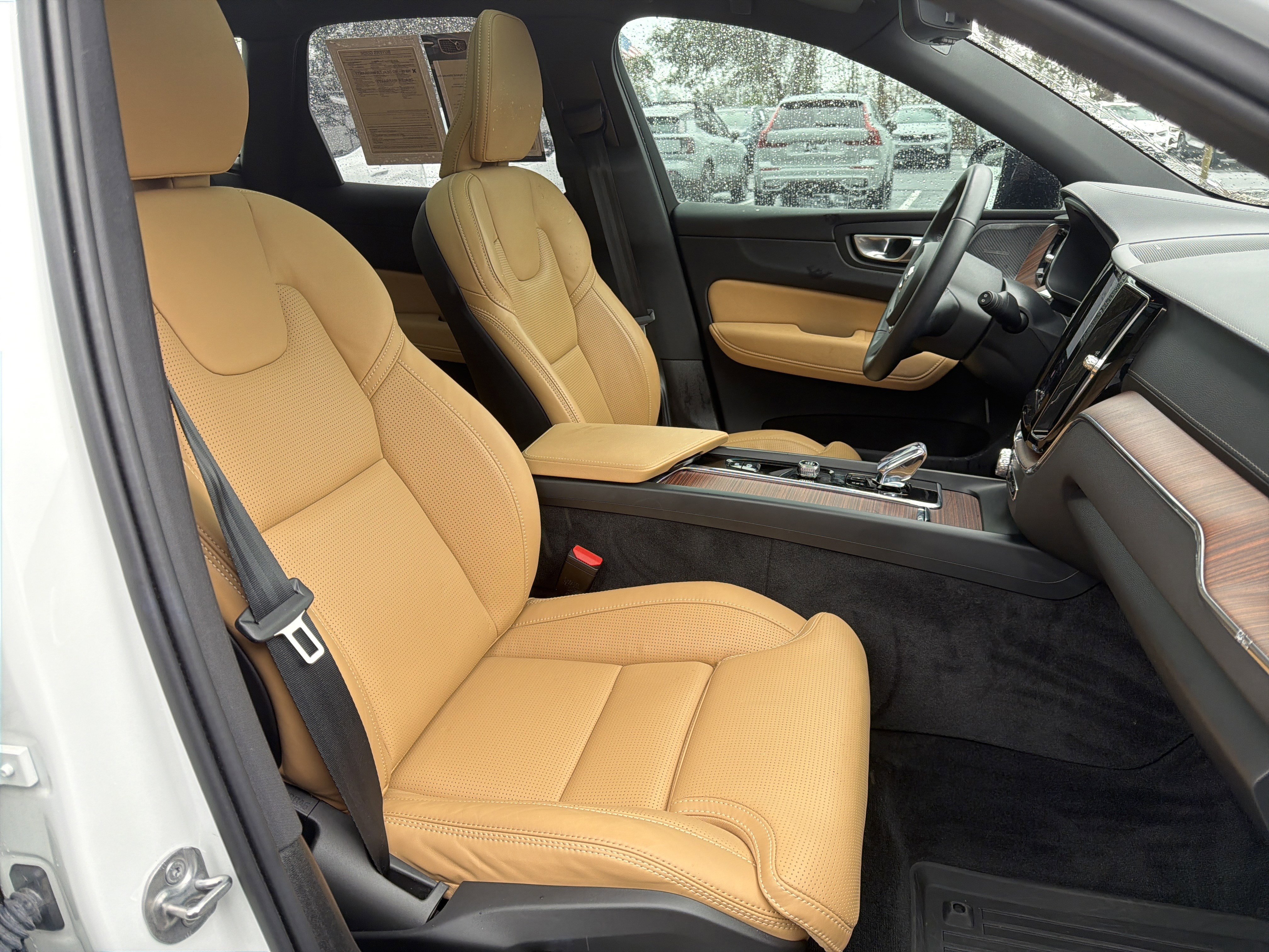 Certified 2024 Volvo XC60 T8 Ultimate w/ Climate Package image 35