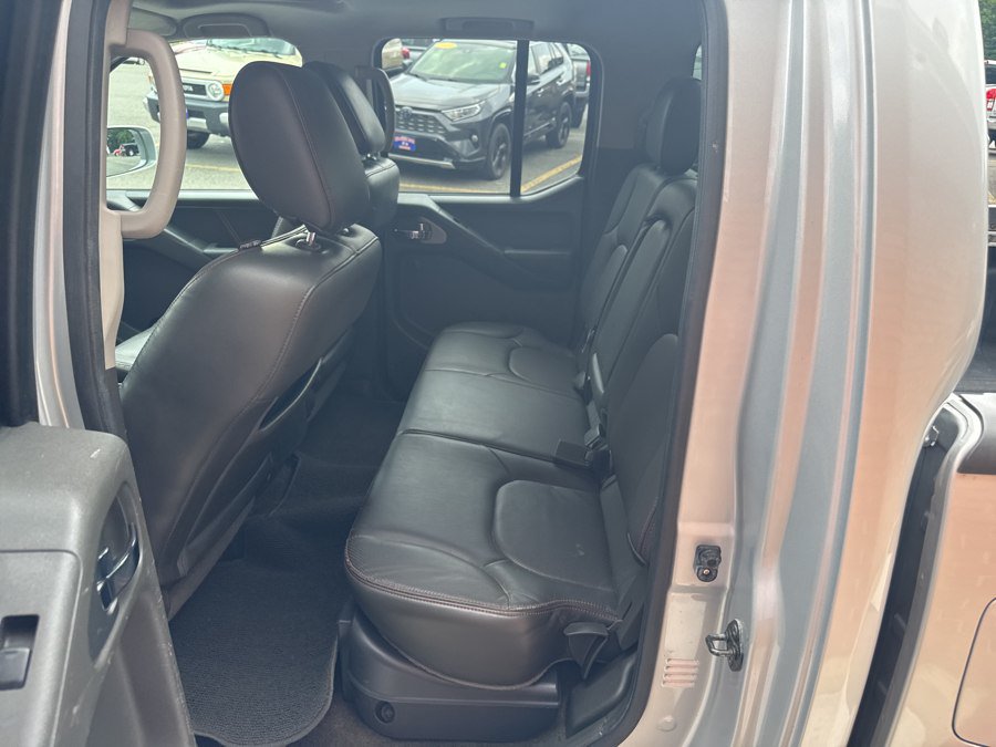 Used 2011 Nissan Frontier PRO-4X w/ Pro-4x Luxury Pkg AWD/4WD image 23