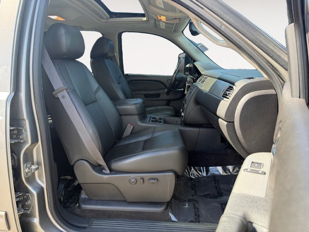Used 2012 Chevrolet Silverado 3500 LTZ w/ LTZ Plus Package AWD/4WD image 25