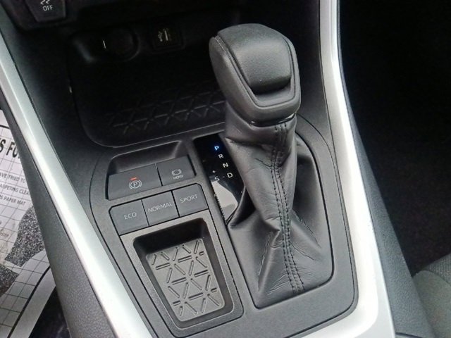 Used 2024 Toyota RAV4 XLE image 24