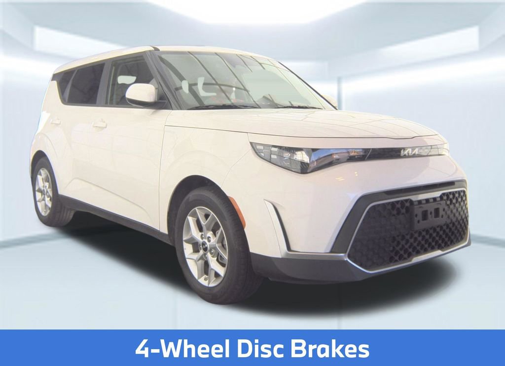 Used 2025 Kia Soul LX w/ LX Technology Package FWD image 5