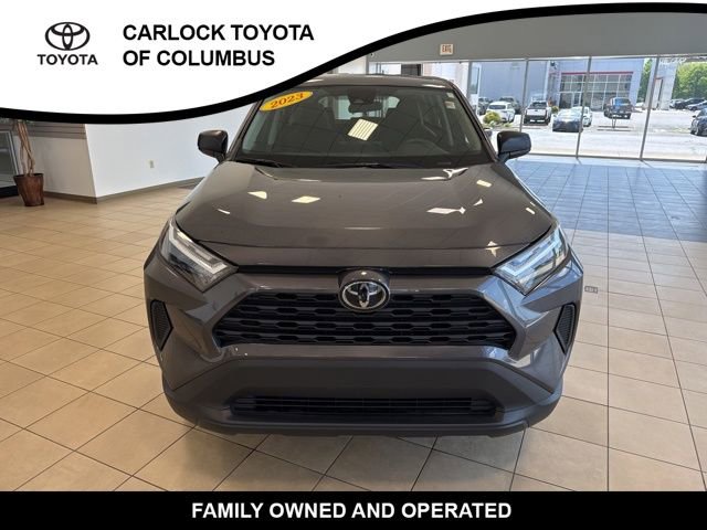 Used 2023 Toyota RAV4 LE AWD/4WD image 4