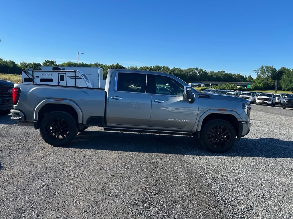 Used 2024 GMC Sierra 2500 Denali Ultimate AWD/4WD image 14