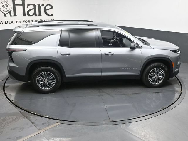 Used 2026 Chevrolet Traverse LT w/ Driver Confidence Package FWD image 42