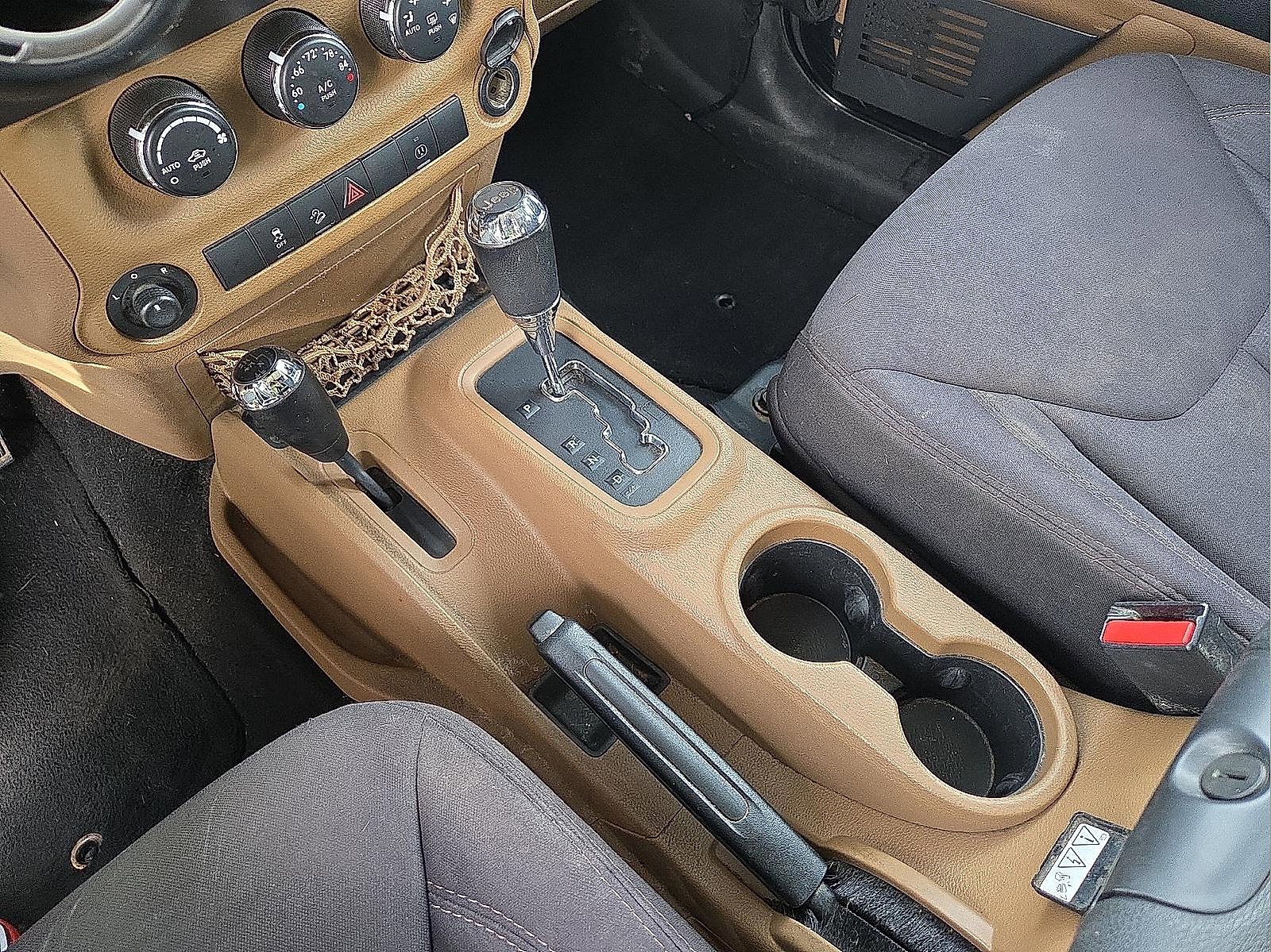 Used 2013 Jeep Wrangler Unlimited Sahara w/ Connectivity Group image 25