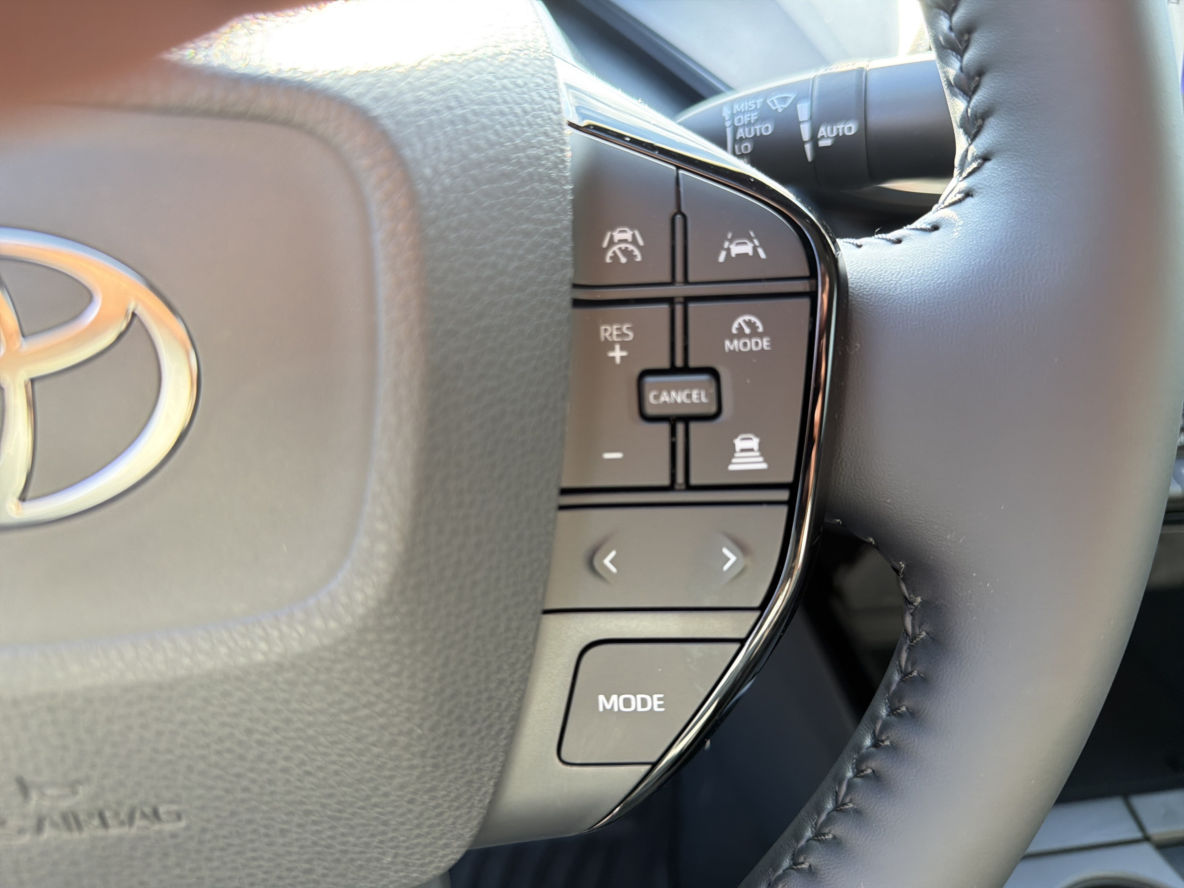 New 2026 Toyota Prius Plug-In Hybrid FWD image 10