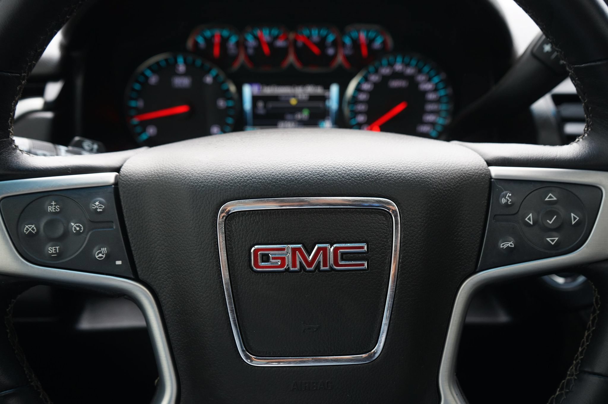 Used 2020 GMC Yukon SLT w/ Open Road Package AWD/4WD image 31