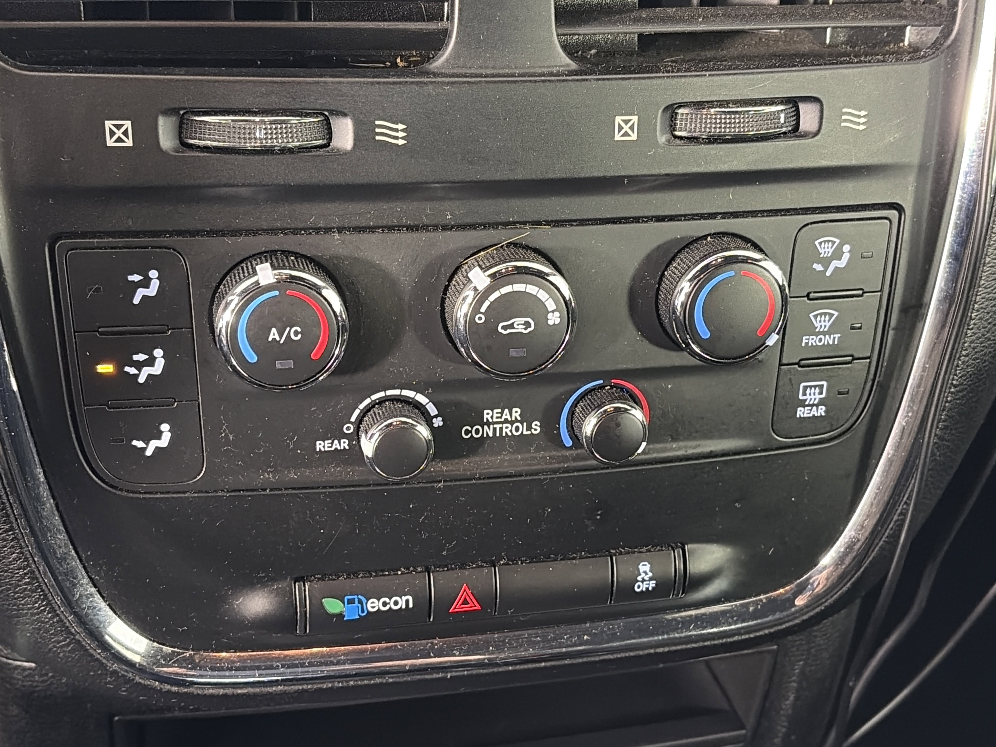 Used 2018 Dodge Grand Caravan SE image 20