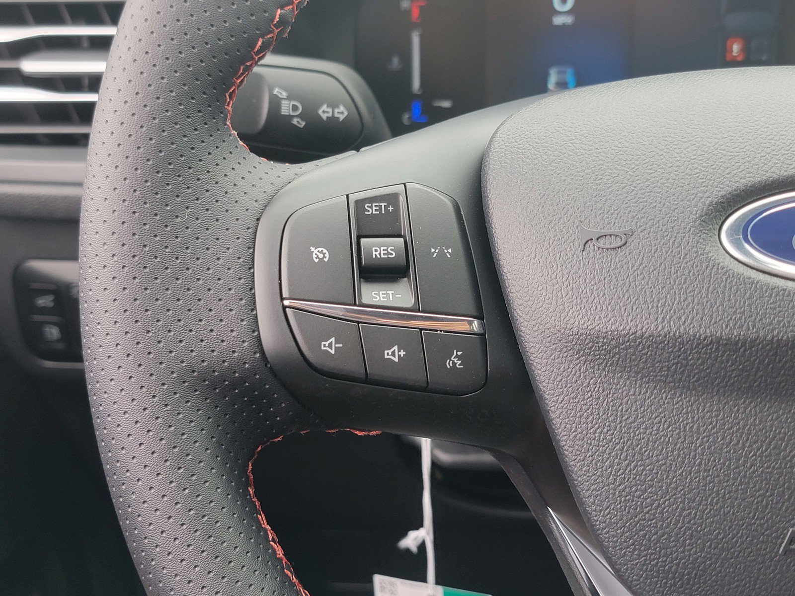 New 2025 Ford Escape ST-Line w/ Equipment Group 301A image 27