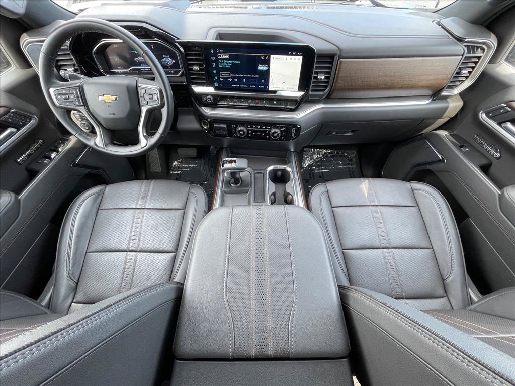 Used 2025 Chevrolet Silverado 1500 High Country AWD/4WD image 11