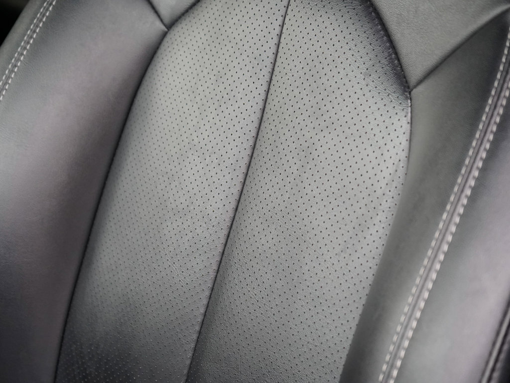 Used 2024 Chrysler Pacifica Limited image 22