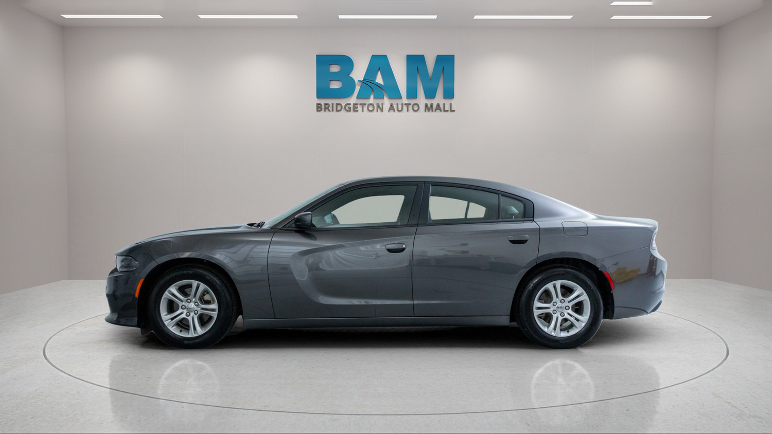 Used 2021 Dodge Charger SXT w/ Leather Interior Group RWD image 4