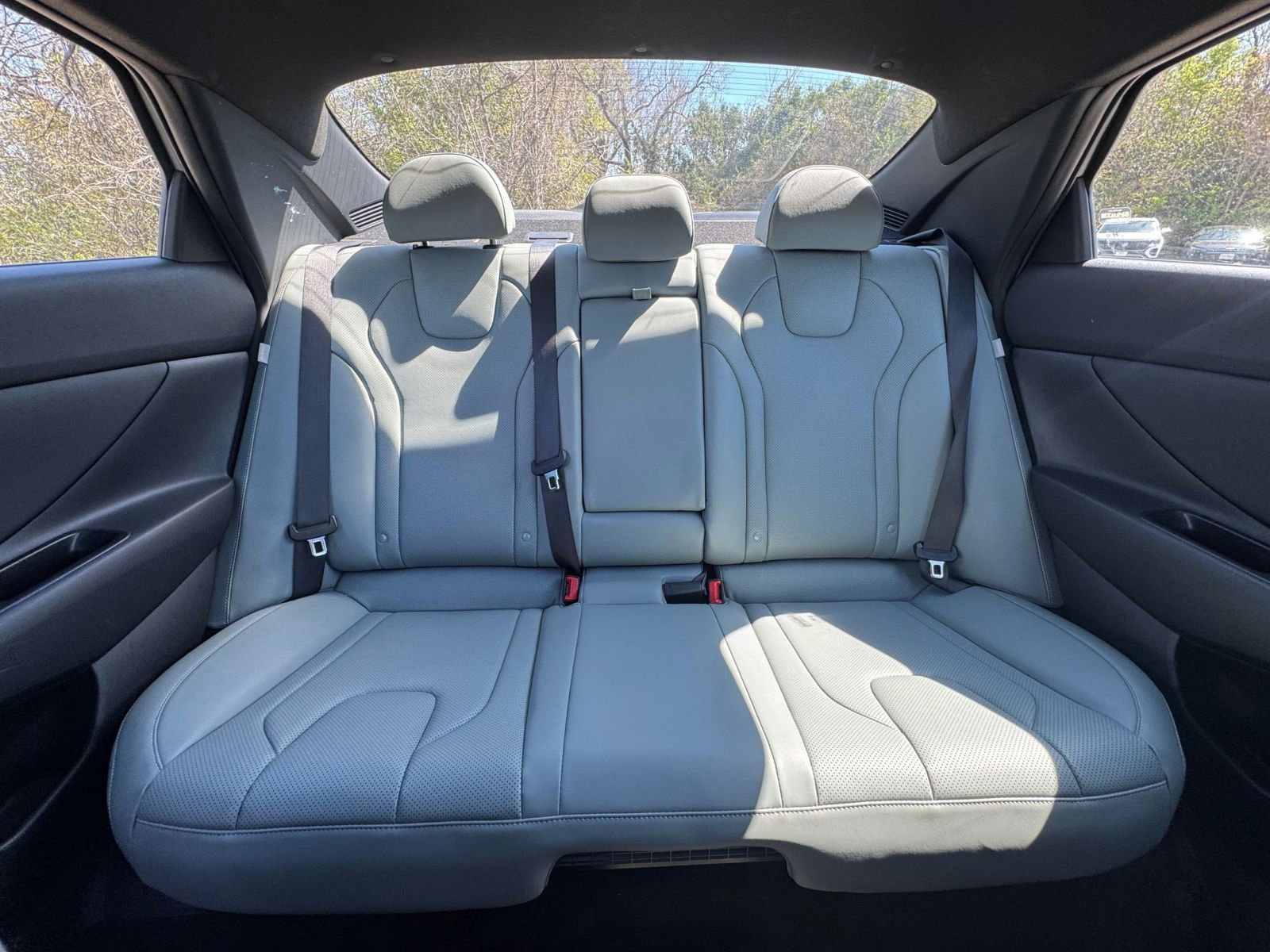 Used 2025 Hyundai Elantra Limited image 35