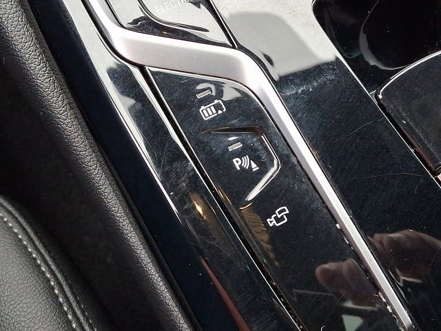 Used 2021 BMW 530e w/ Parking Assistance Package image 31