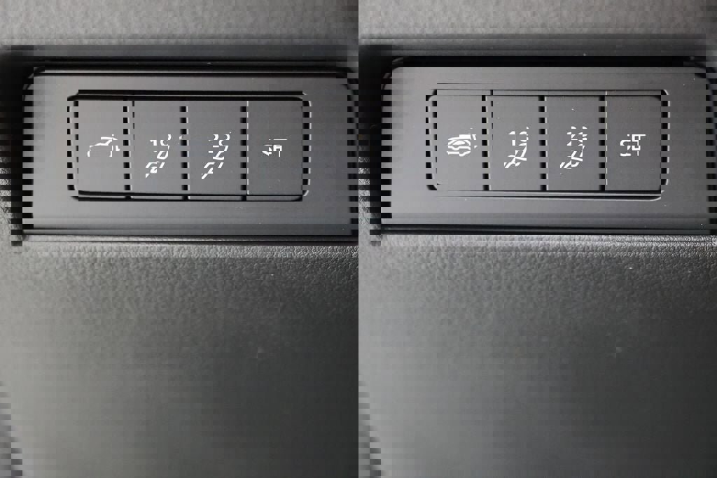 Used 2024 MAZDA CX-90 Plug-In Hybrid w/ Premium Pkg image 29