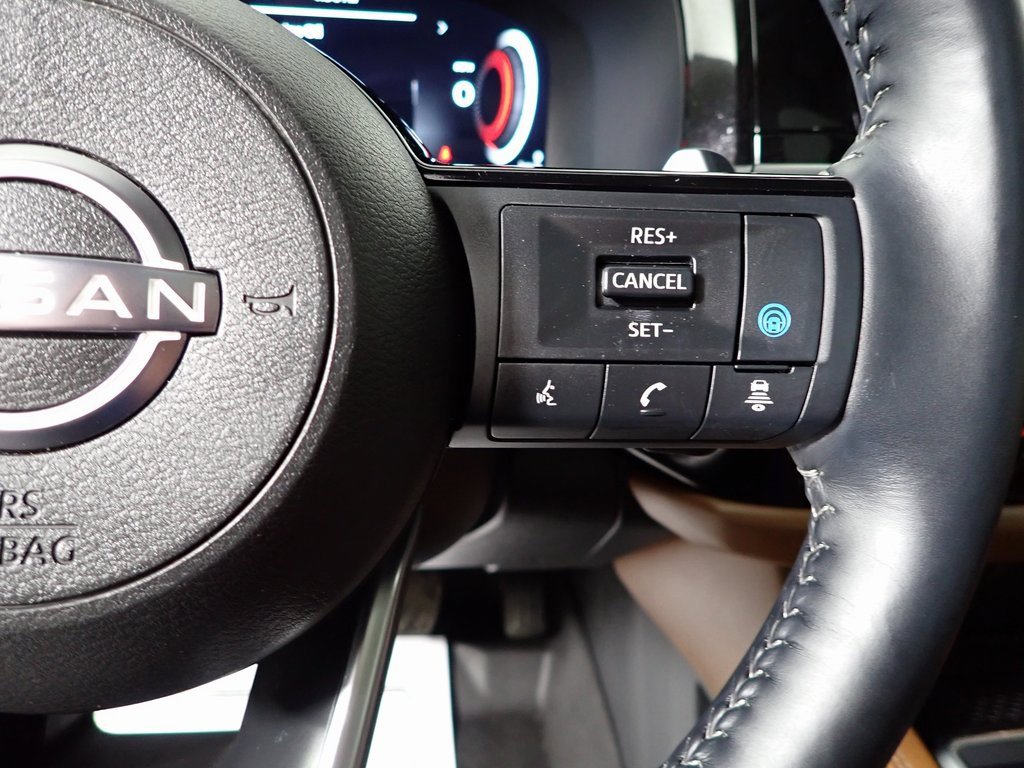 Used 2024 Nissan Pathfinder Platinum image 24