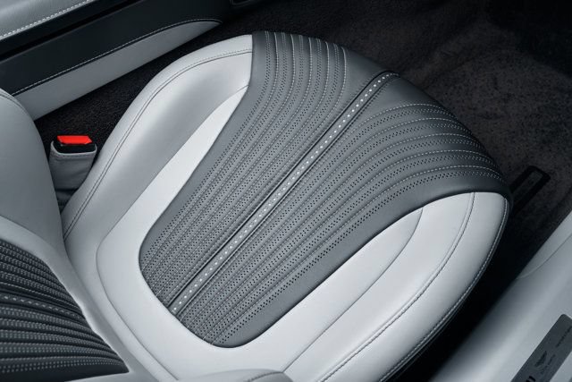 Used 2019 Aston Martin DB11 Volante image 22