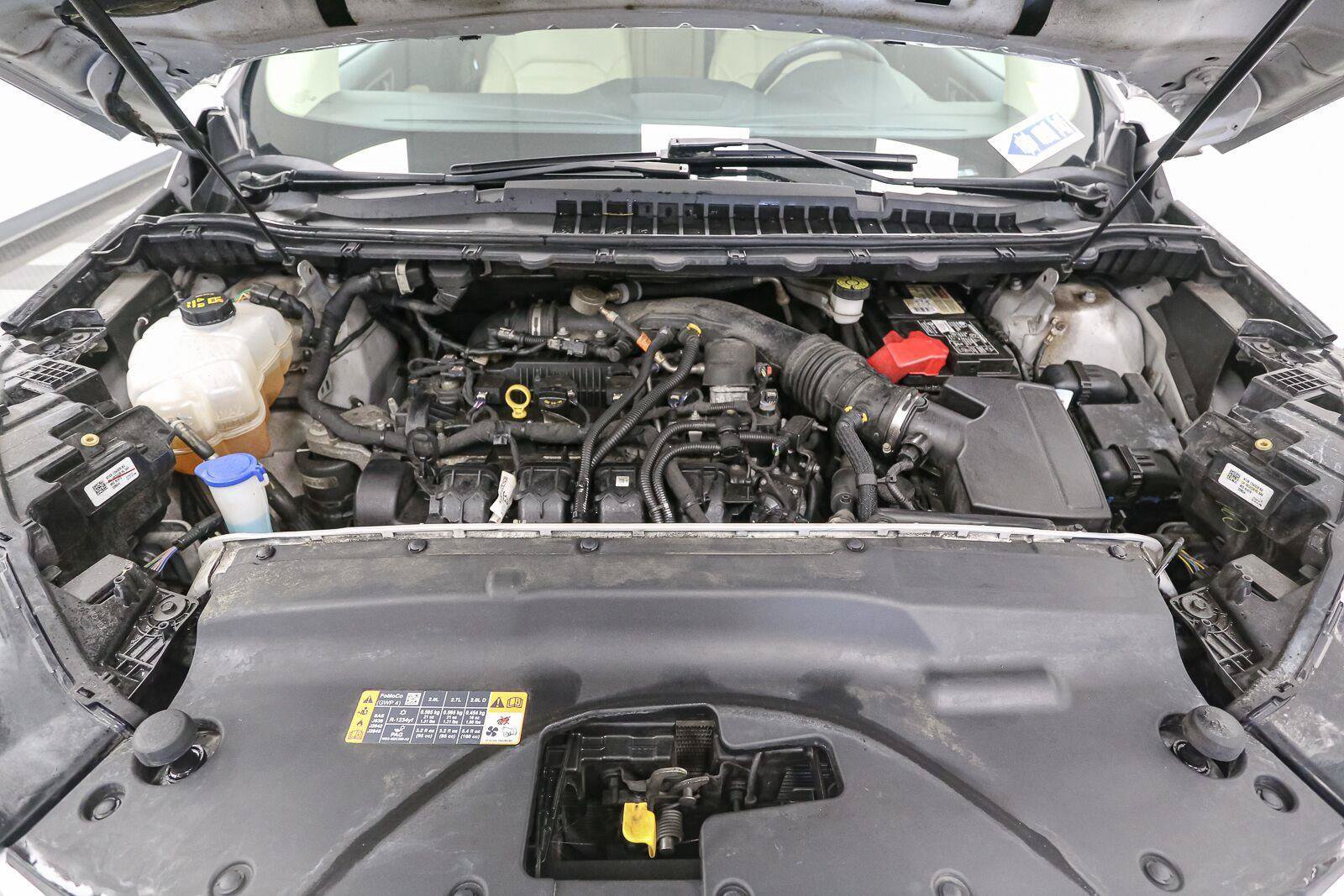 Used 2019 Ford Edge SEL w/ Equipment Group 201A AWD/4WD image 16