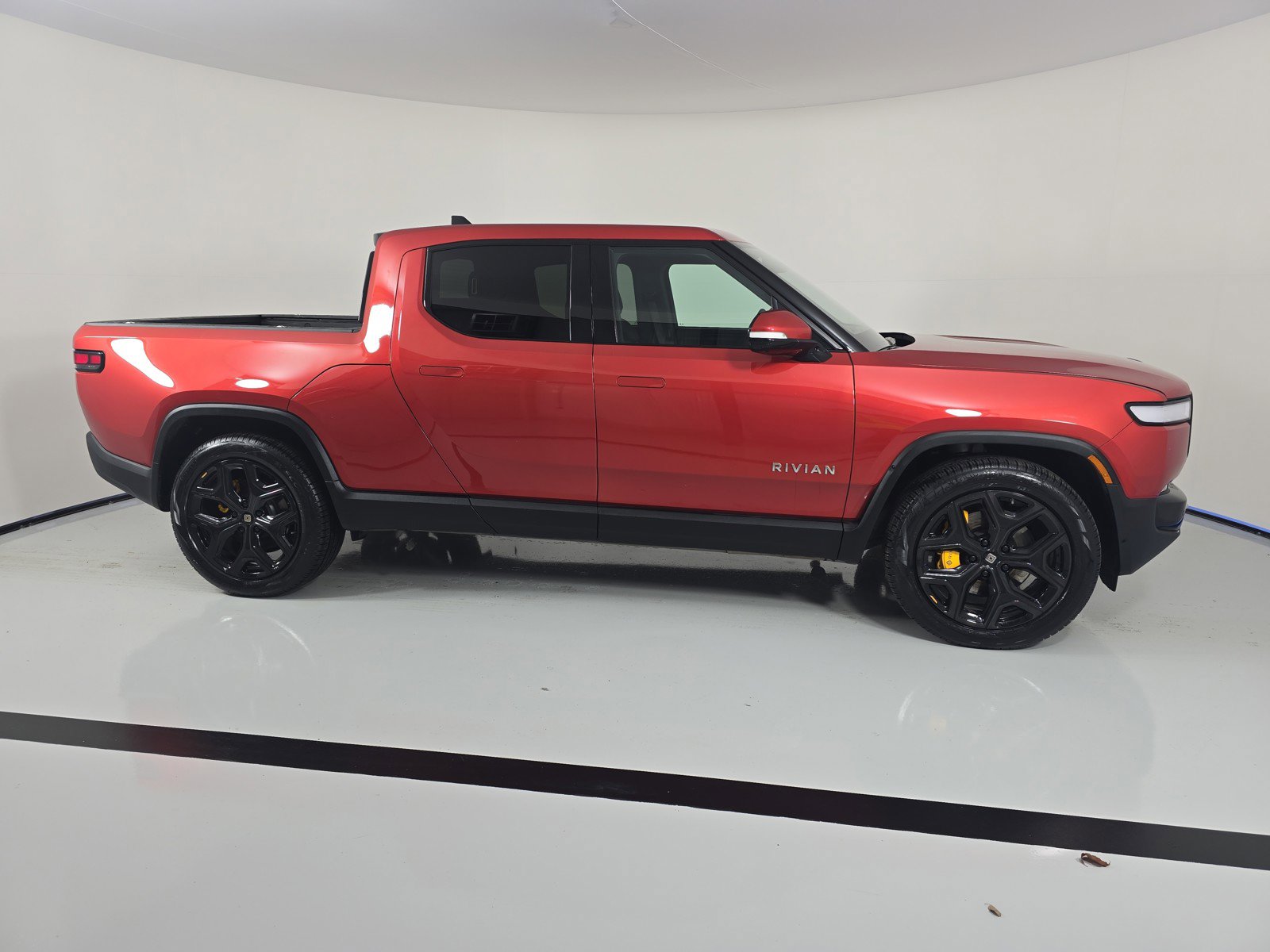 Used 2023 Rivian R1T Adventure image 6