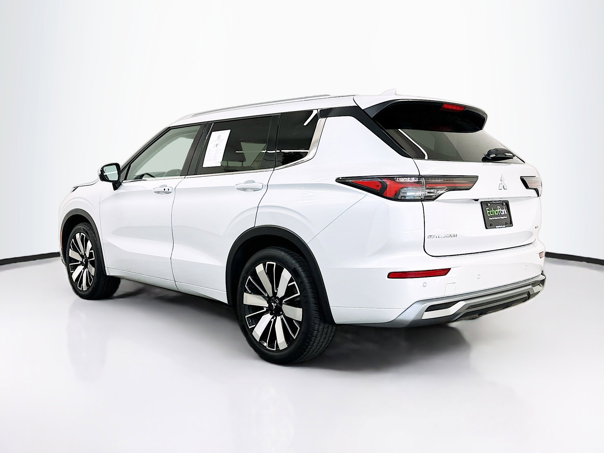Used 2025 Mitsubishi Outlander SEL AWD/4WD image 5