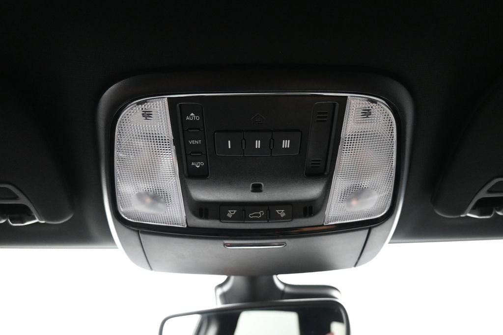 Used 2023 Dodge Durango R/T AWD/4WD image 17
