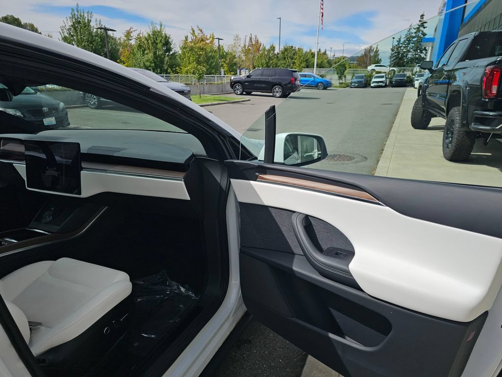 Used 2024 Tesla Model X AWD/4WD image 12
