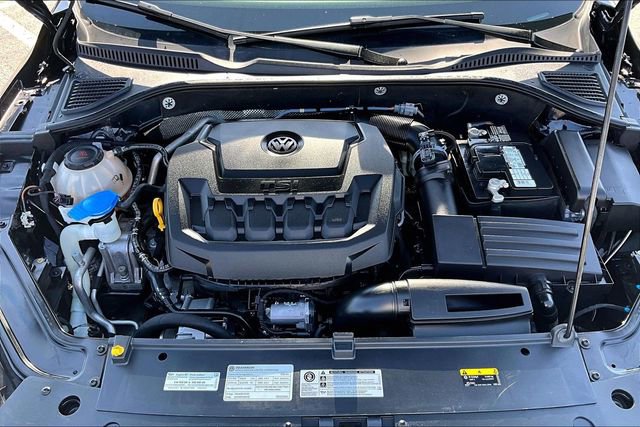 Used 2020 Volkswagen Passat 2.0T R-Line image 30