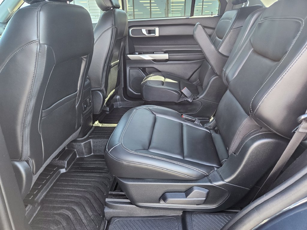 Used 2023 Ford Explorer XLT w/ Equipment Group 202A AWD/4WD image 20