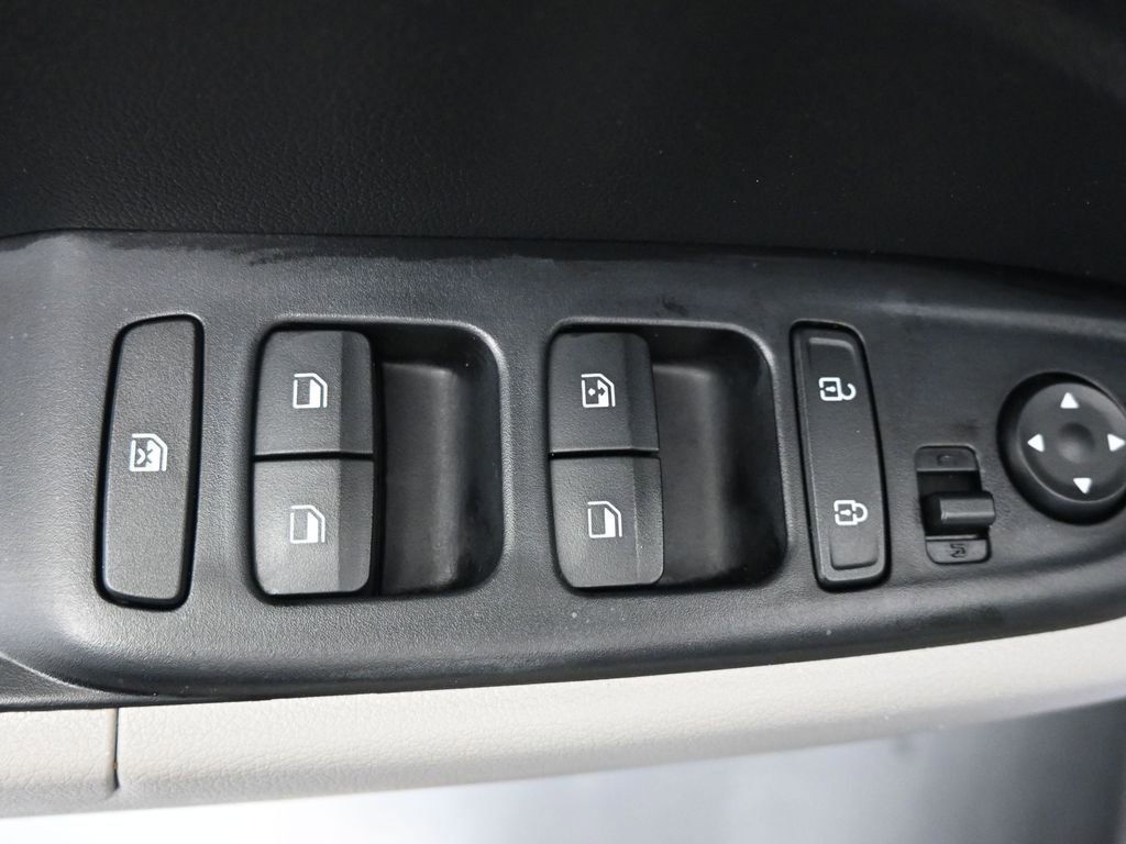 Used 2022 Hyundai Venue SEL w/ Cargo Package image 22