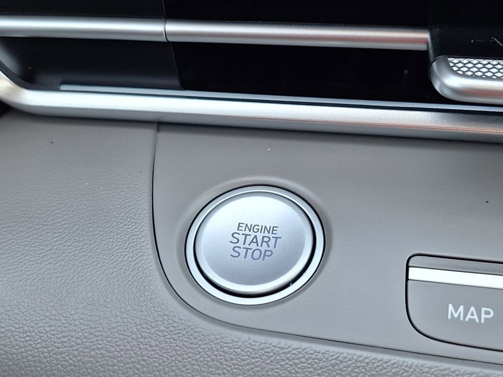 Used 2024 Hyundai Elantra SEL image 21