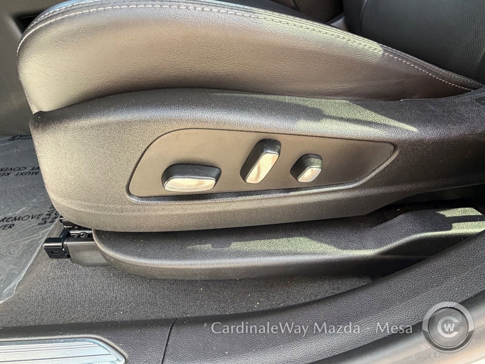 Used 2025 Cadillac XT5 Premium Luxury image 17