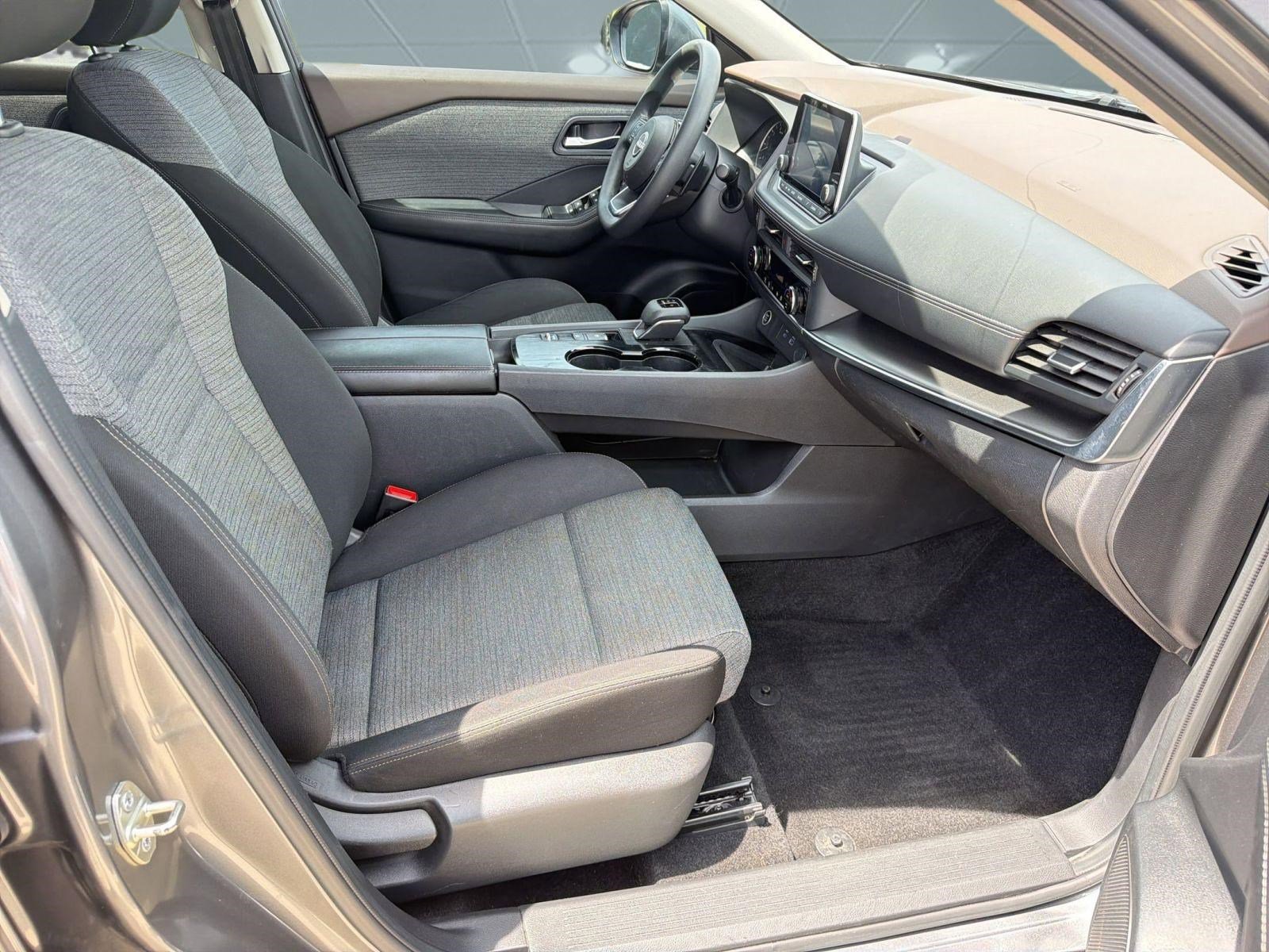 Used 2023 Nissan Rogue SV FWD image 29