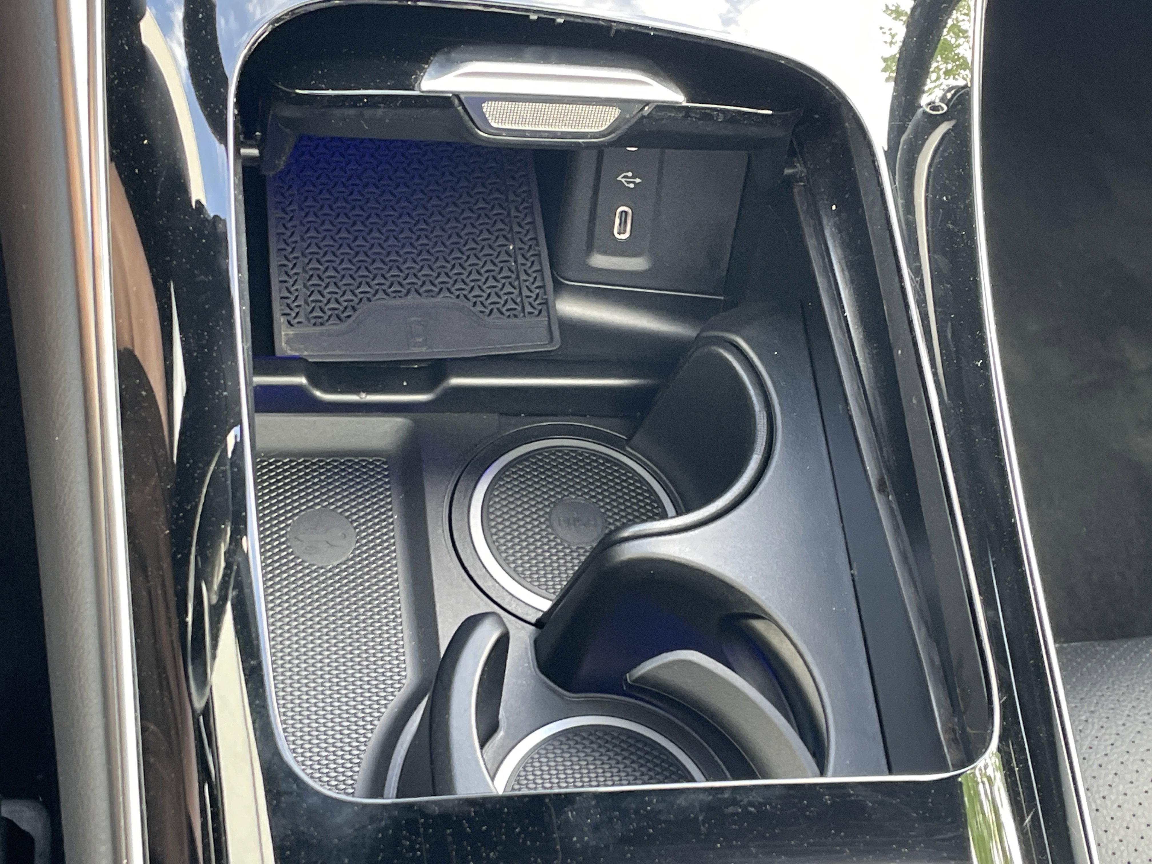 Certified 2025 Mercedes-Benz GLC 300 4MATIC w/ Driver Assistance Package image 36