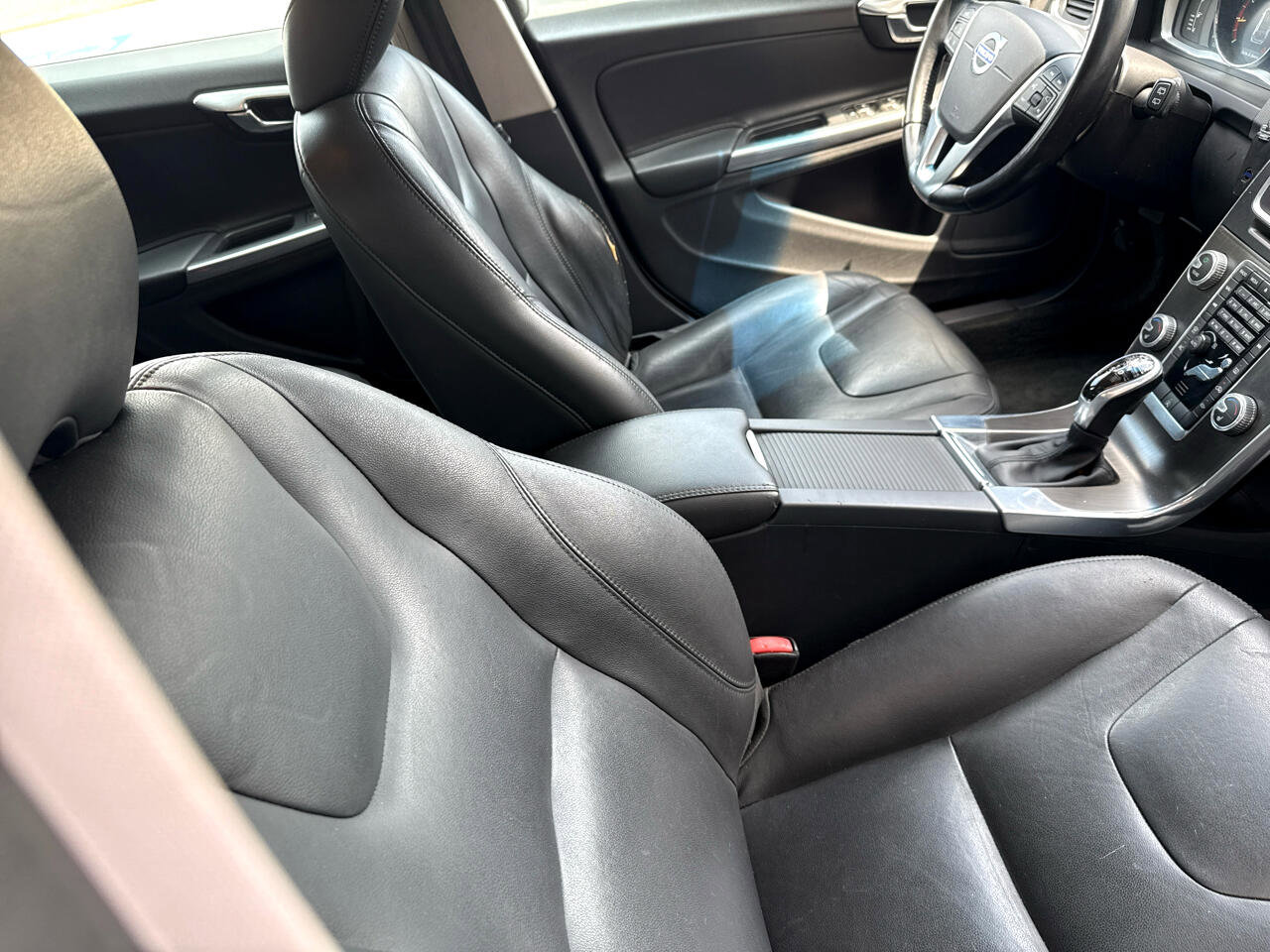 Used 2016 Volvo V60 T5 Premier image 46