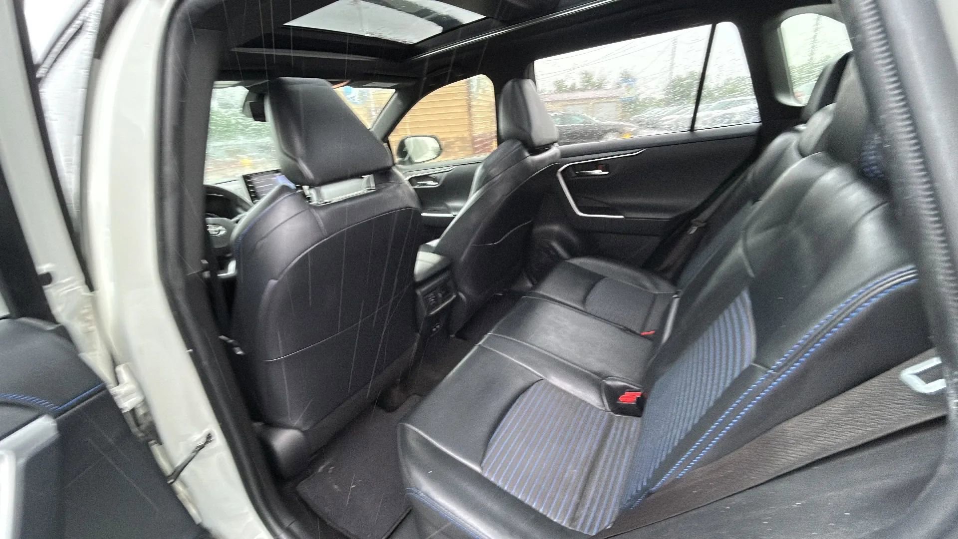 Used 2019 Toyota RAV4 XSE AWD/4WD image 6