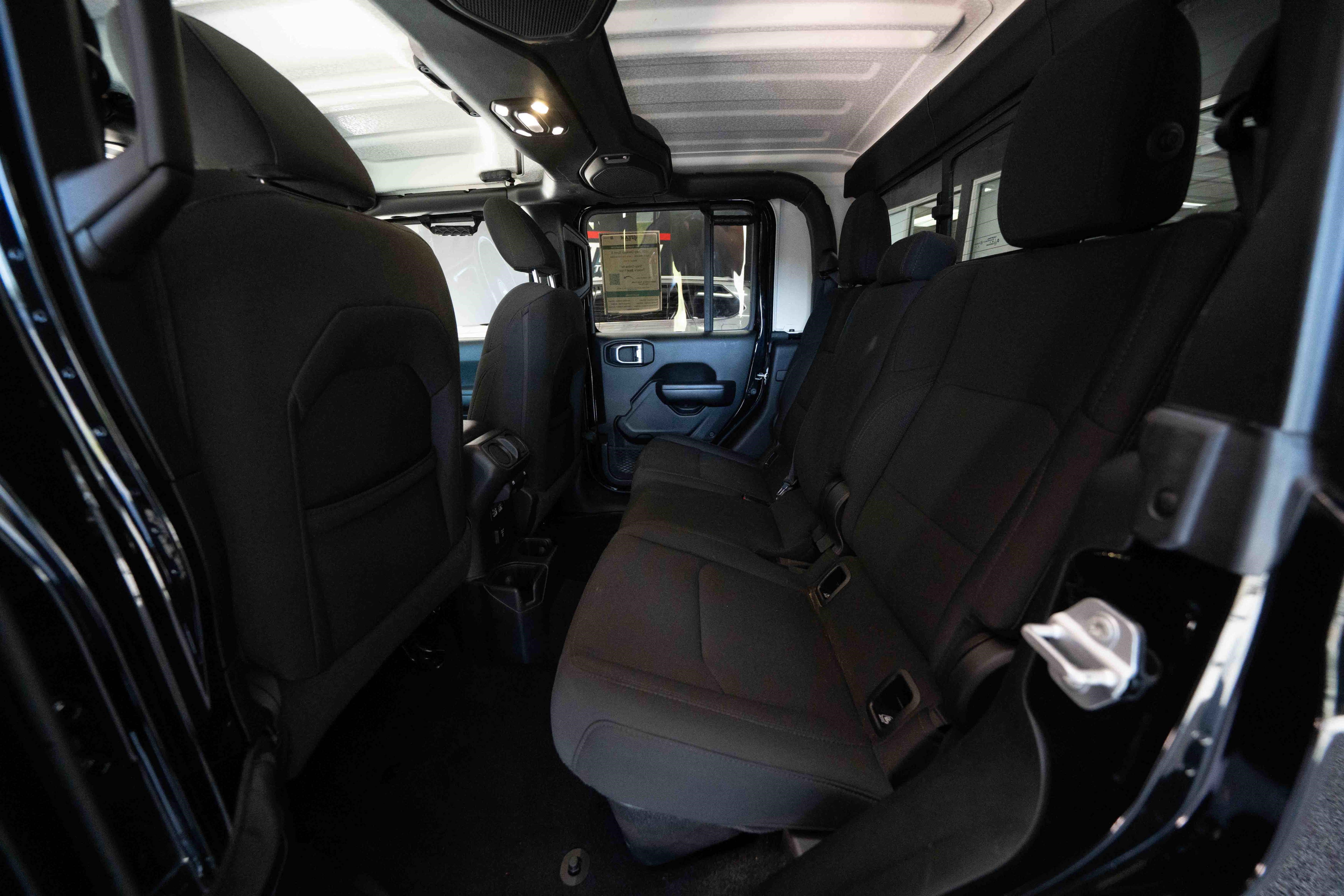 Used 2021 Jeep Gladiator Sport AWD/4WD image 23