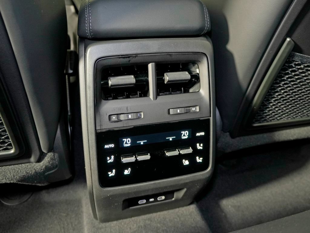 Certified 2026 Porsche Macan 4 Electric AWD/4WD image 36
