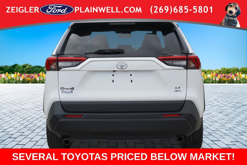Used 2022 Toyota RAV4 LE AWD/4WD image 4