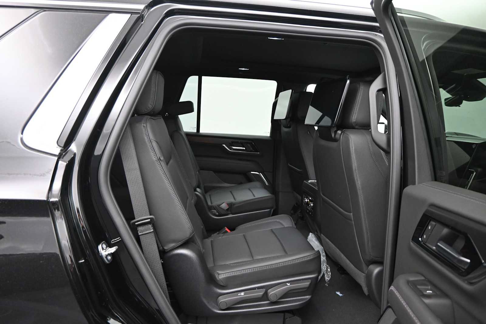 New 2027 GMC Yukon Denali w/ Denali Reserve Package AWD/4WD image 13