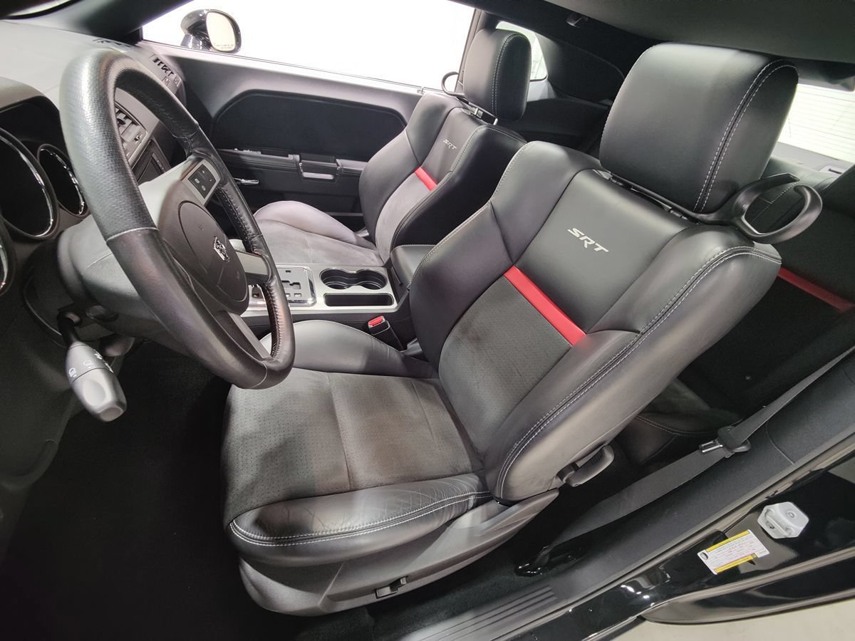 Used 2009 Dodge Challenger SRT8 w/ SRT Option Group II RWD image 28