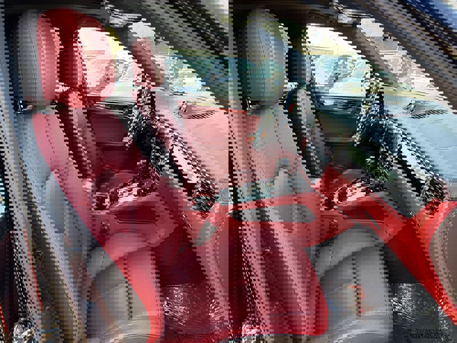 Used 2023 Porsche Macan T image 34